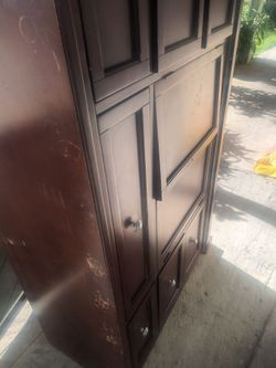 Cajonera.  Cabinet mirror
