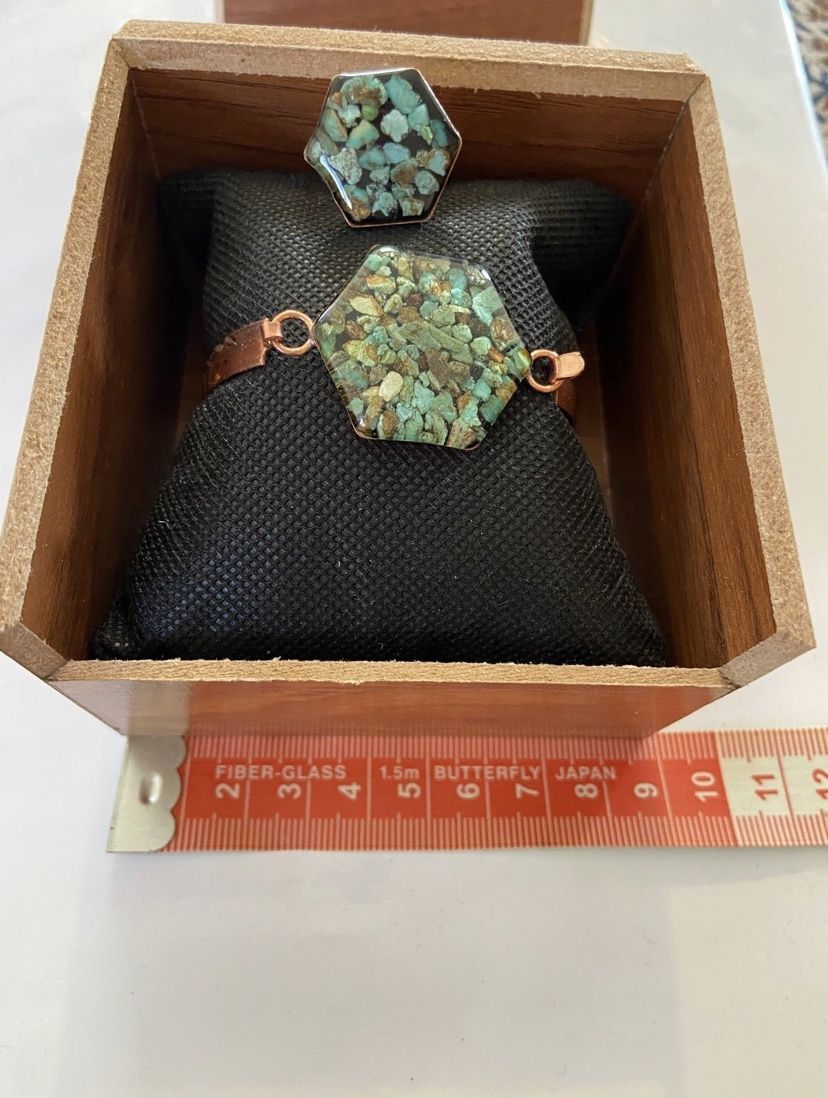 luxury copper set of bracelet and a ring jewelry with turquoise for Women square shape  The ring size is adjustable  Advantages of copper jewelry: 1- 