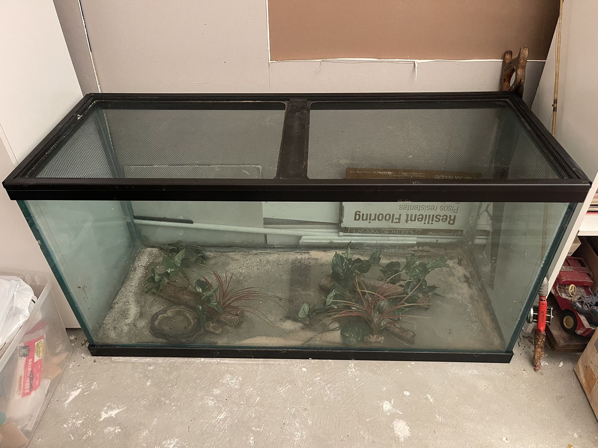 Large Terrarium Tank