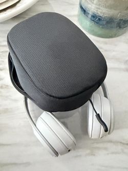 Beats Solo 4