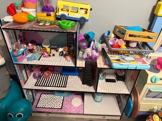 lol doll house