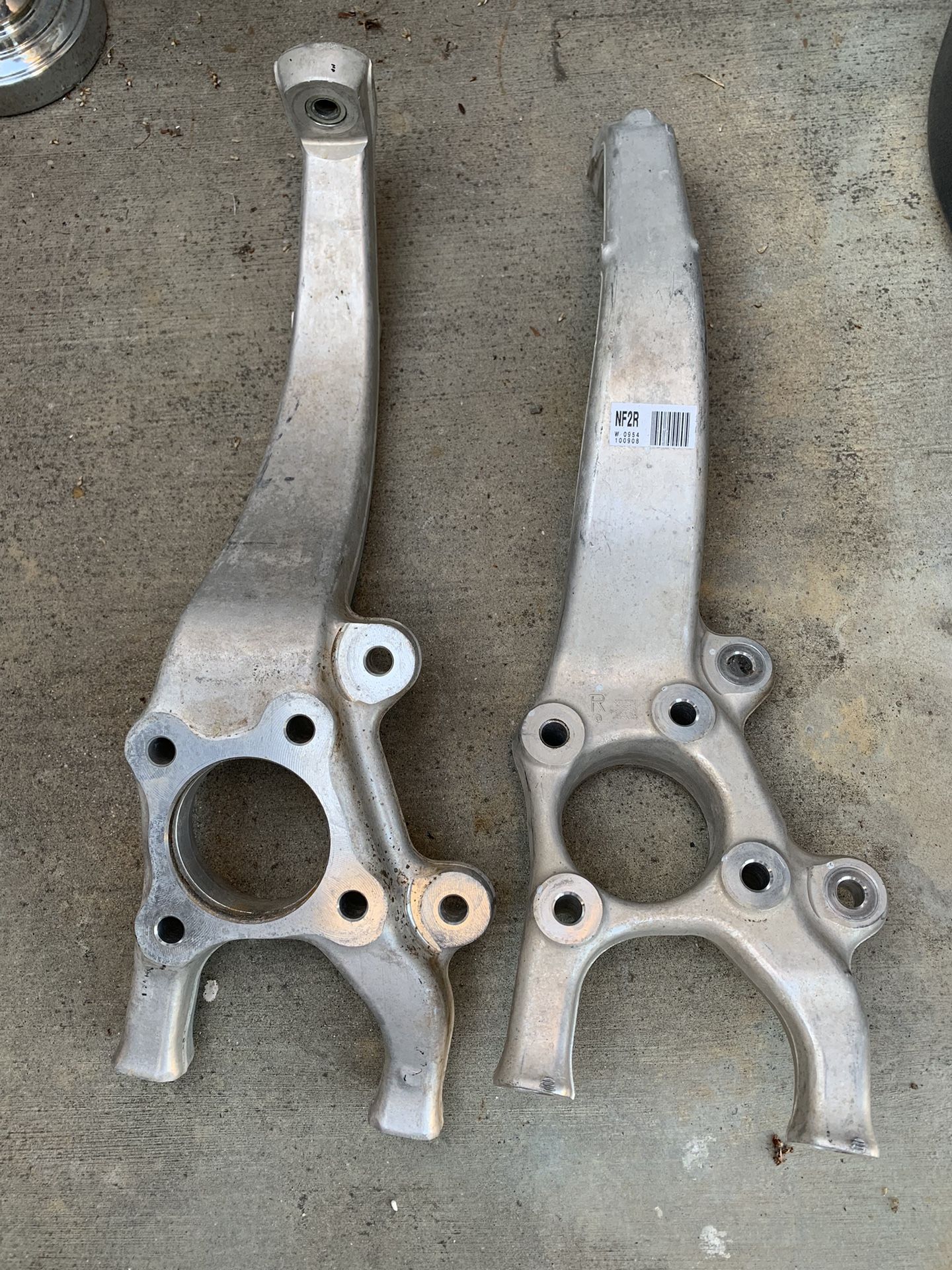 06-11 LEXUS GS350 STEERING KNUCKLE SPINDLE OEM  