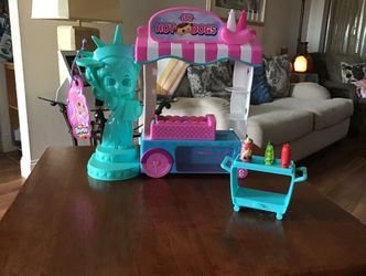 SHOPKINS HOT DOGS ........BRAND NEW..........BY $ 15
