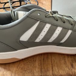 Mens Adidas Break Start Size 11