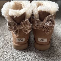 UGG MINI BAILEY BOW CRUSHED VELVET CHESTNUT BOOTS size 10.