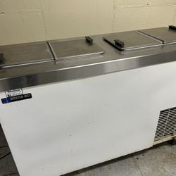 Commercial Ice Cream Style Freezer