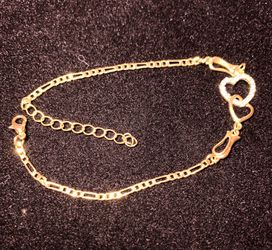 BRACELET OR ANKLET IN 18K YELLOW OR WHITE GOLD PLATED FIGARO HEART TO HEART CRYSTAL BANGLE Thumbnail