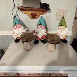 Large Gnomes and Mushrooms 