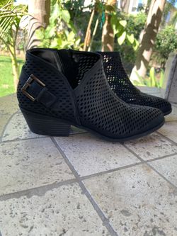 Black Ankle Boots 8 1/2
