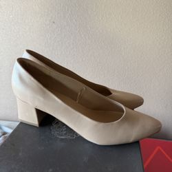 Tan Heels Size 9