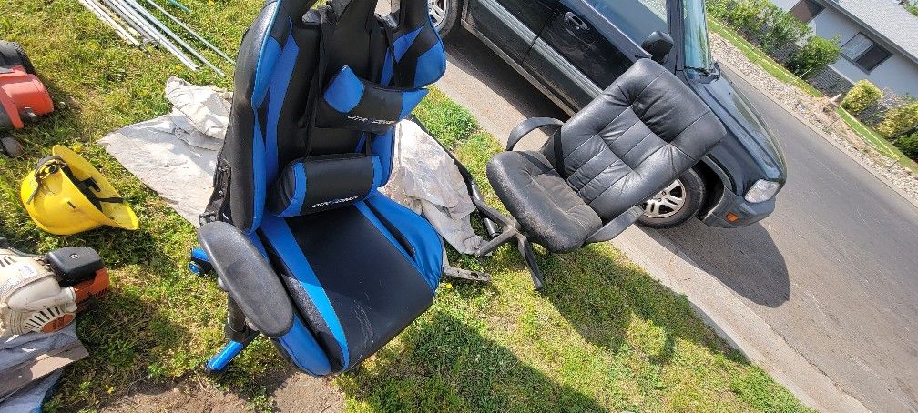 Black Leather looking Swivel Chair