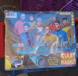Star Trek magnet with all characters asking 20