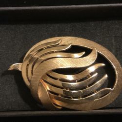 Gold Brooch,by Trifari 