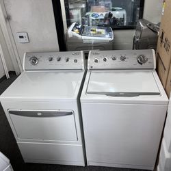 WHIRLPOOL TOP LOAD WASHER AND GAS DRYER