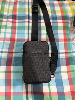 Cooper Medium Signature Logo Sling Pack