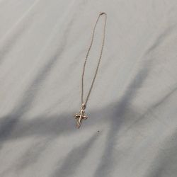Cadena Con Una Cruz Gente Interesada Porfavor