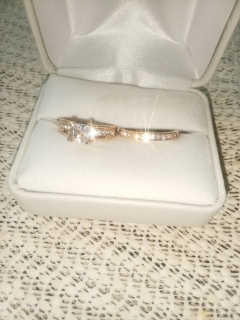 New Sz 6 1/2 Princess Cut Cz w/Plated Yellow Gold Engagement/ Wedding Band Cash