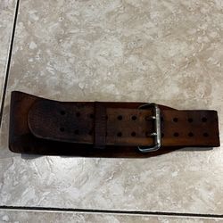 REAL LEATHER Power Lifting Belt Size 32-36…MB 4-M… In Good Condition…$25
