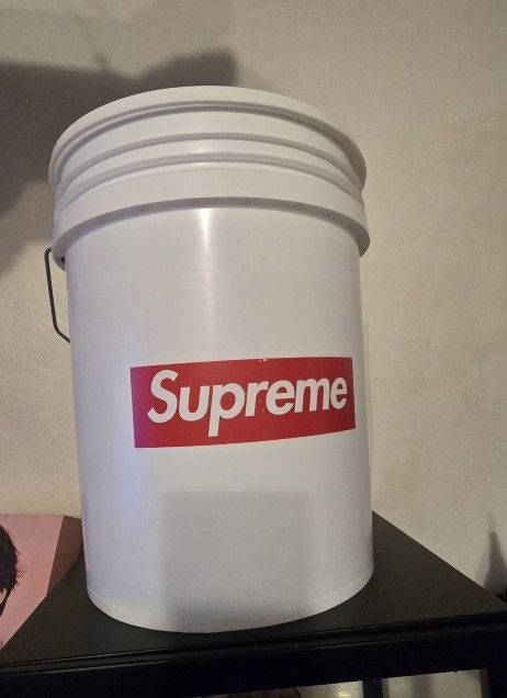 Supreme Bucket