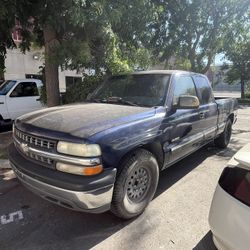 Silverado 2002 Clean Title Posi Rear End