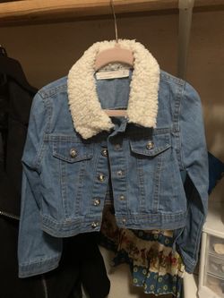 Girls Denim Jacket With Fur. 