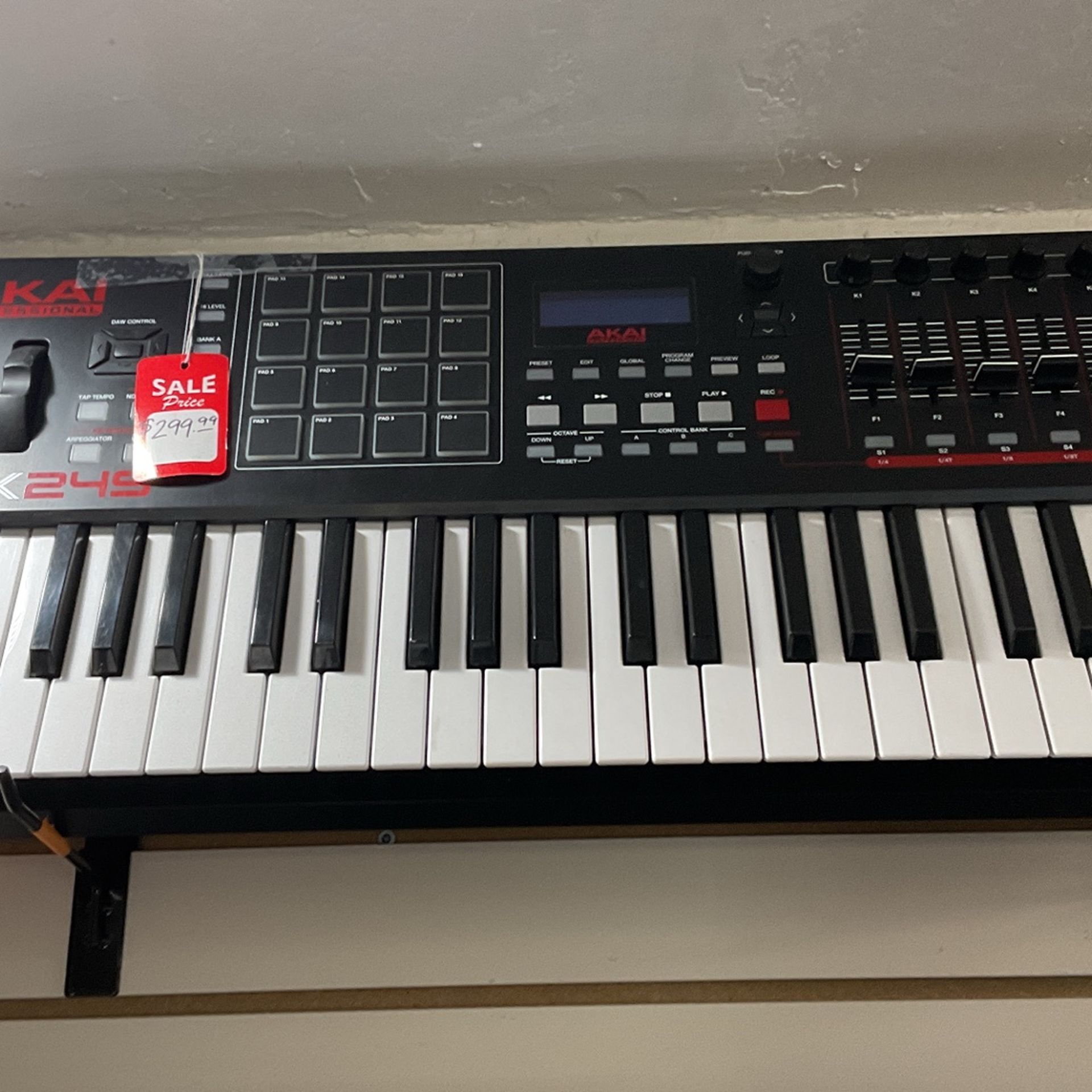 Akai Mpk245