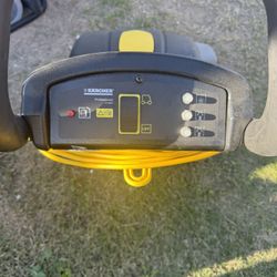 Windsor NuWave Wide Area Vacuum