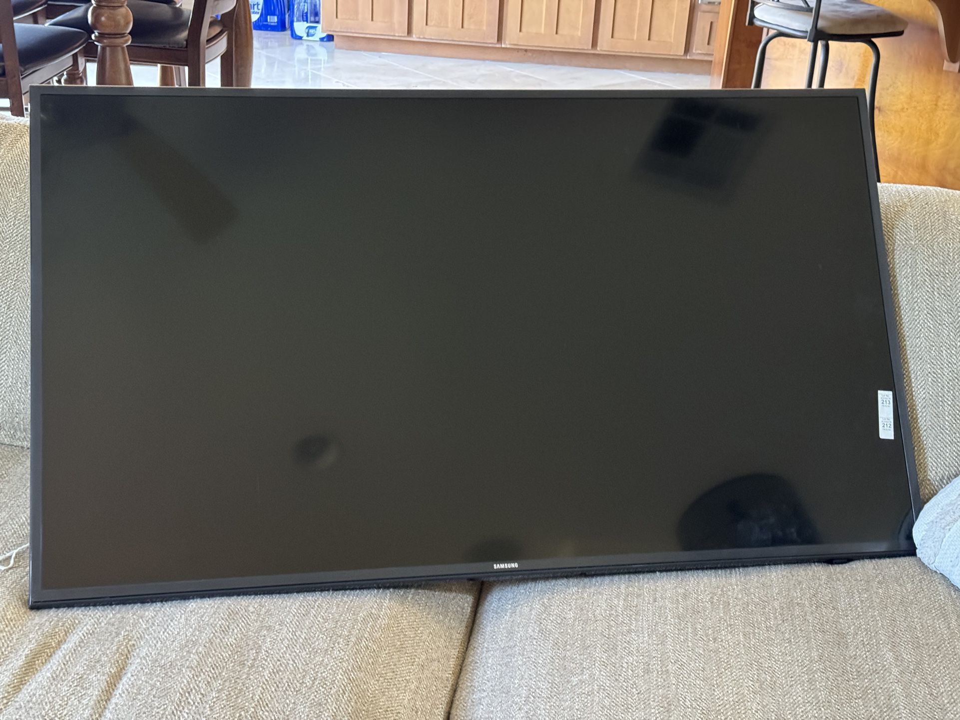 50 Inch Samsung TV With Wall Mount 