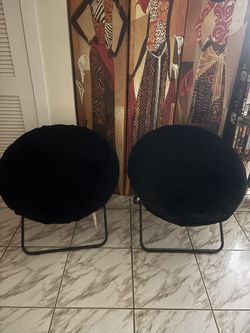 Black Saucer Chair