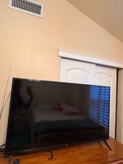 LG 50” 4K UHD Smart TV