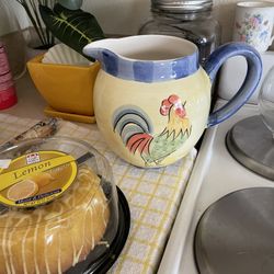 Saluté Ceramic Pitcher 