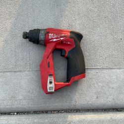 Milwaukee M12 FUEL 12V Lithium-Ion Brushless Cordless 4-in-1 Installation 3/8 in. Drill Driver 