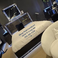 ✨️4pc Queen, King Bedrooms ✨️ Furniture Sectionals, Dining Avail