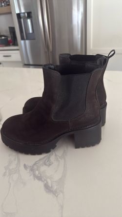 Plus size friendly Platform Black Chelsea boots