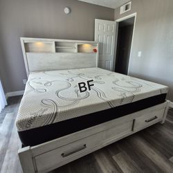Easter King Bed Antique White Finish, LED Lights On Headboard, Platform Bed. New Especial Price 
