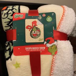 THE GRINCH SHERPA THROW BLANKET 46in. X 60in. 