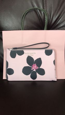NWT KATE SPADE Cameron Grand Flora Medium L-Zip Wristlet Tinie Serendipity Pink. Shopping bag avail if requested! It's true, this petite accessory