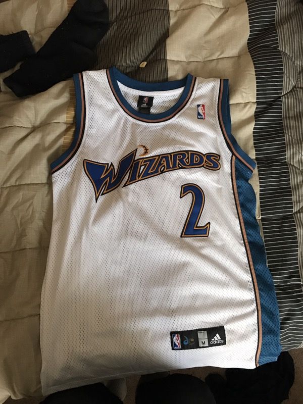 John wall jersey size Medium