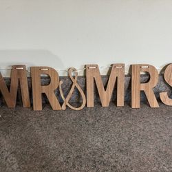 Mr. & Mrs. Wedding sign