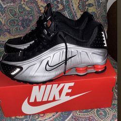 Men’s Nike Shox R4 Sz 10.5