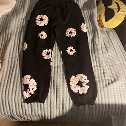 Denim Tear Cotton Wreath Sweatpants (Black)