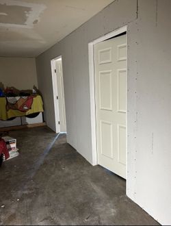 Frame Y Sheetrock