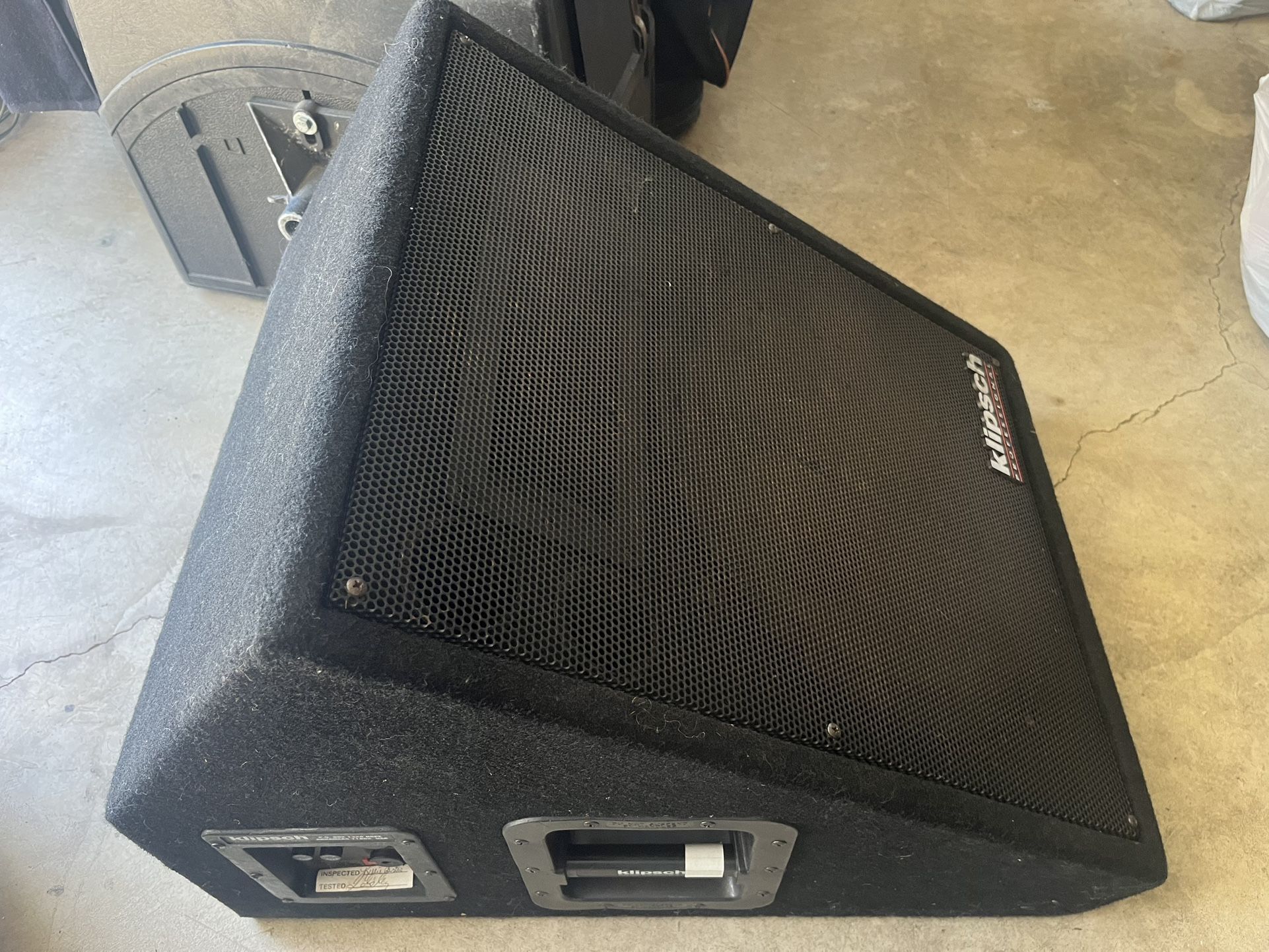 Klispch Pro Monitors With 15 Bass Speaker