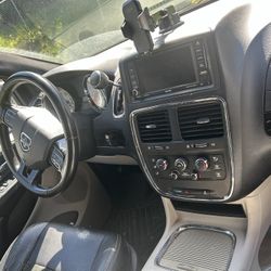 Grab Caravan 2017 Salvage