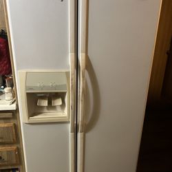 Refrigerator 