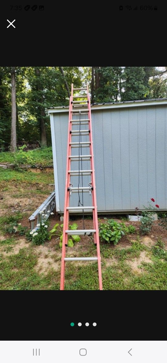 24 ft Fiberglass Extension Ladder