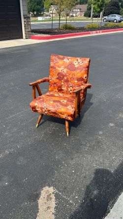 Mid-Century Modern Rocking Chair - Vintage Retro Style