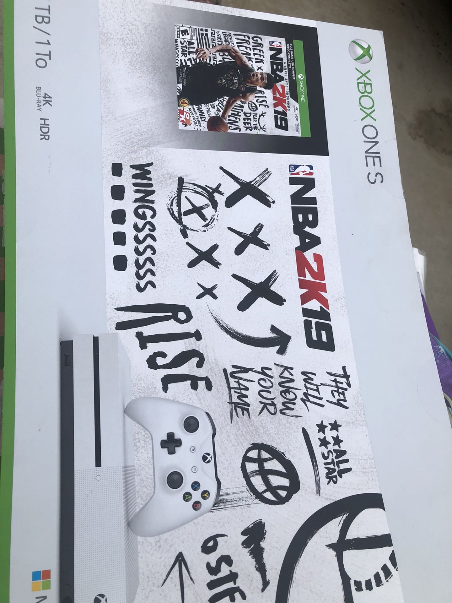 Xbox W Controller Charged