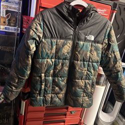 The North Face - Reversible Camouflage Jacket Children. Size L. 14-16