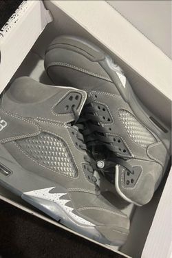 jordan 5’s wolf grey SIZE 9.5